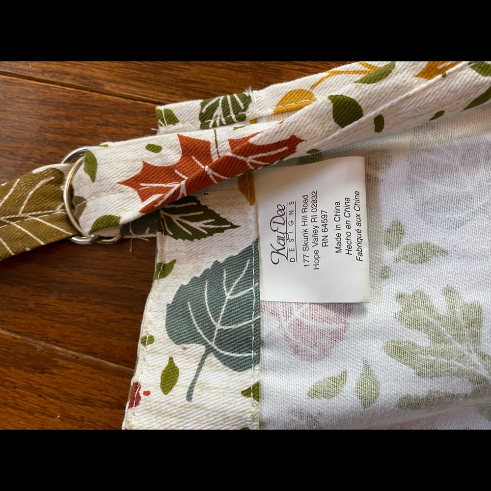 Fall leaf apron NWOT - Picture 3 of 3